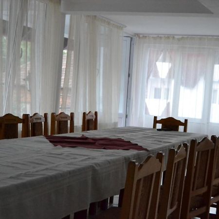 Căpăţîneni-Ungureni Pensiunea Iuliana المظهر الخارجي الصورة